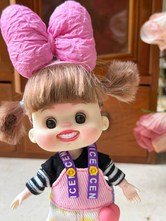No. 010 — Poseable Mini Doll Charm | OB11 Size, Approx. 15 cm