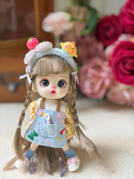 No. 014 — Poseable Mini Doll Charm | OB11 Size, Approx. 15 cm
