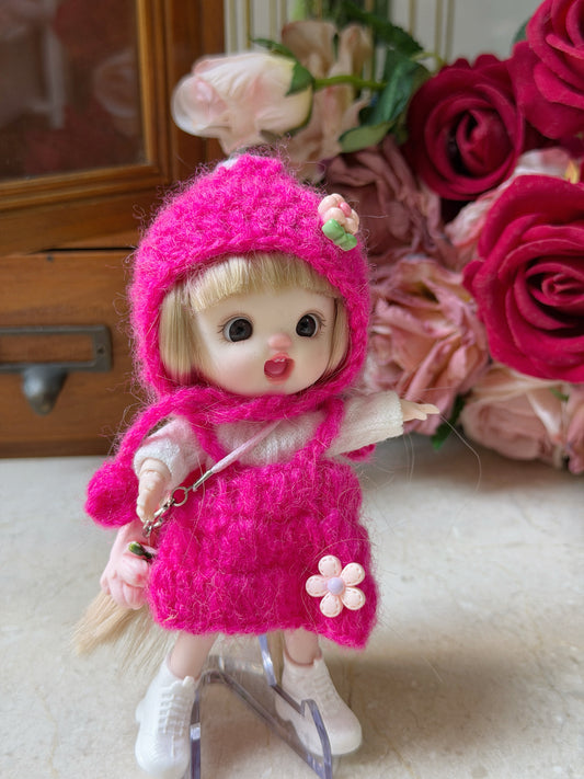 No. 022 — Poseable Mini Doll Charm | OB11 Size, Approx. 15 cm