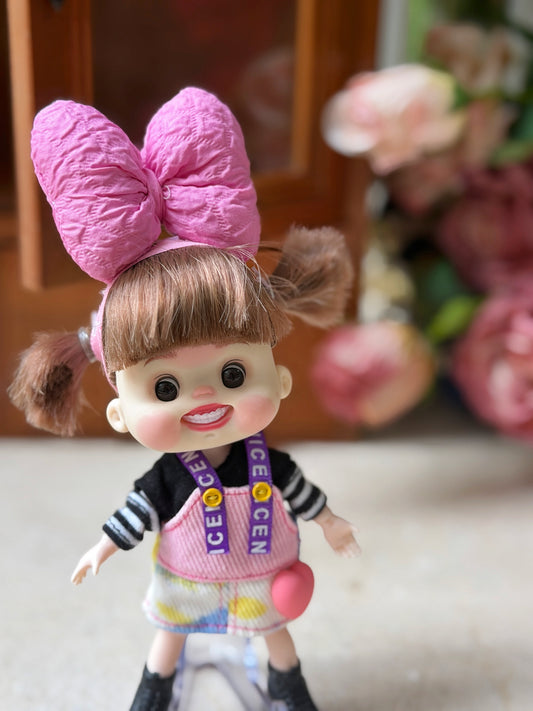 No. 010 — Poseable Mini Doll Charm | OB11 Size, Approx. 15 cm