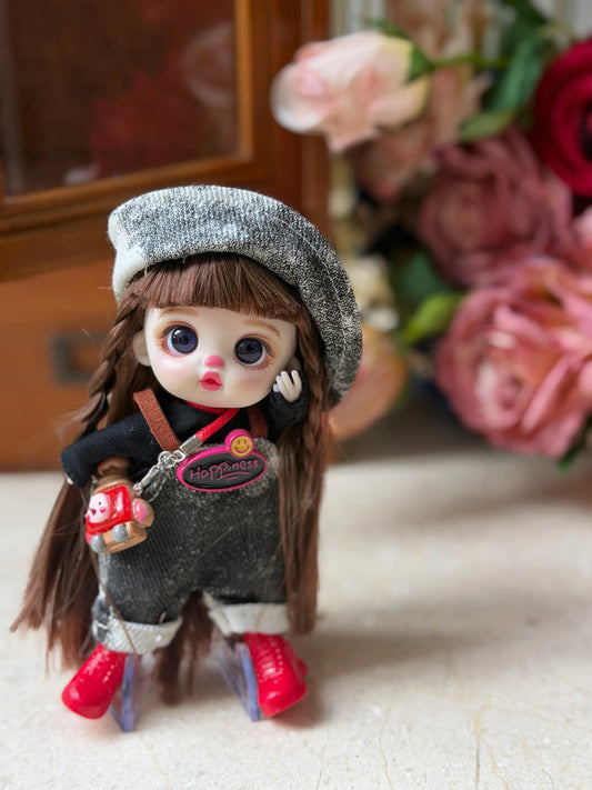 No. 006 — Poseable Mini Doll Charm | OB11 Size, Approx. 15 cm