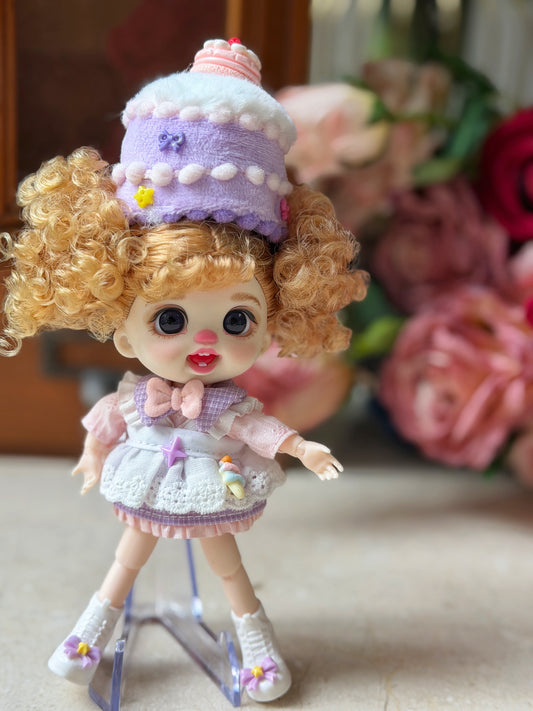 No. 002 — Poseable Mini Doll Charm | OB11 Size, Approx. 15 cm
