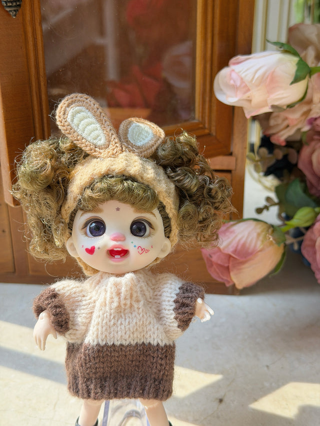 No. 020 — Poseable Mini Doll Charm | OB11 Size, Approx. 15 cm