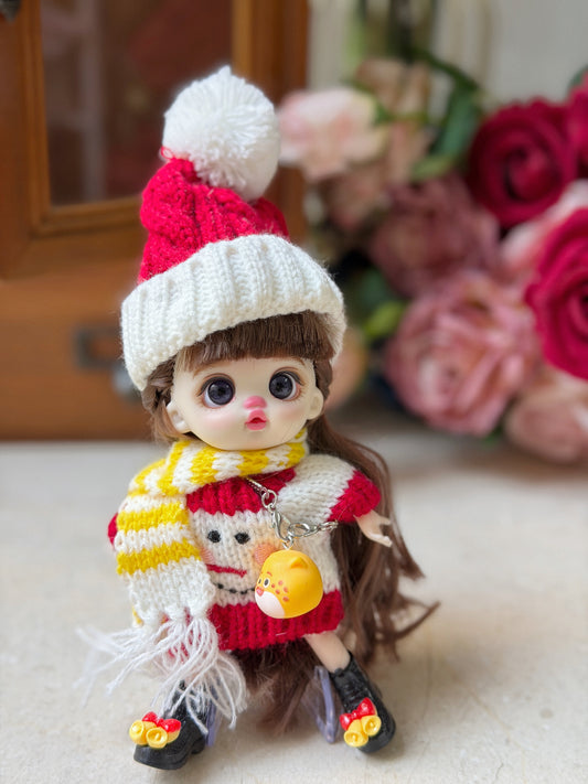 No. 021 — Poseable Mini Doll Charm | OB11 Size, Approx. 15 cm